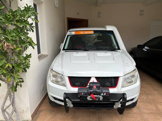 MITSUBISHI PAJERO TR4 2.0 4X4 16V FLEX 4P MANUAL MITSUBISHI PAJERO TR4 2.0 4X4 16V FLEX 4P MANUAL